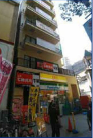 府中駅徒歩2分　宮西国際通り商店会沿いの為、往来多数！